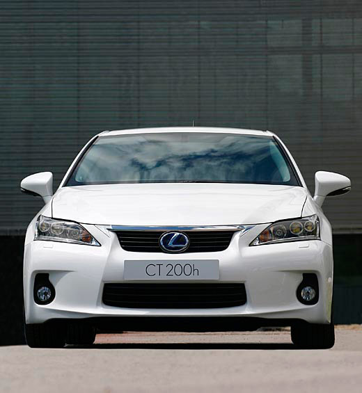 lexus-ct-200h-outside-8.jpg