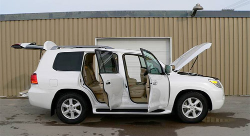 Lexus LX570. As part of their recurring Inside Story feature, 