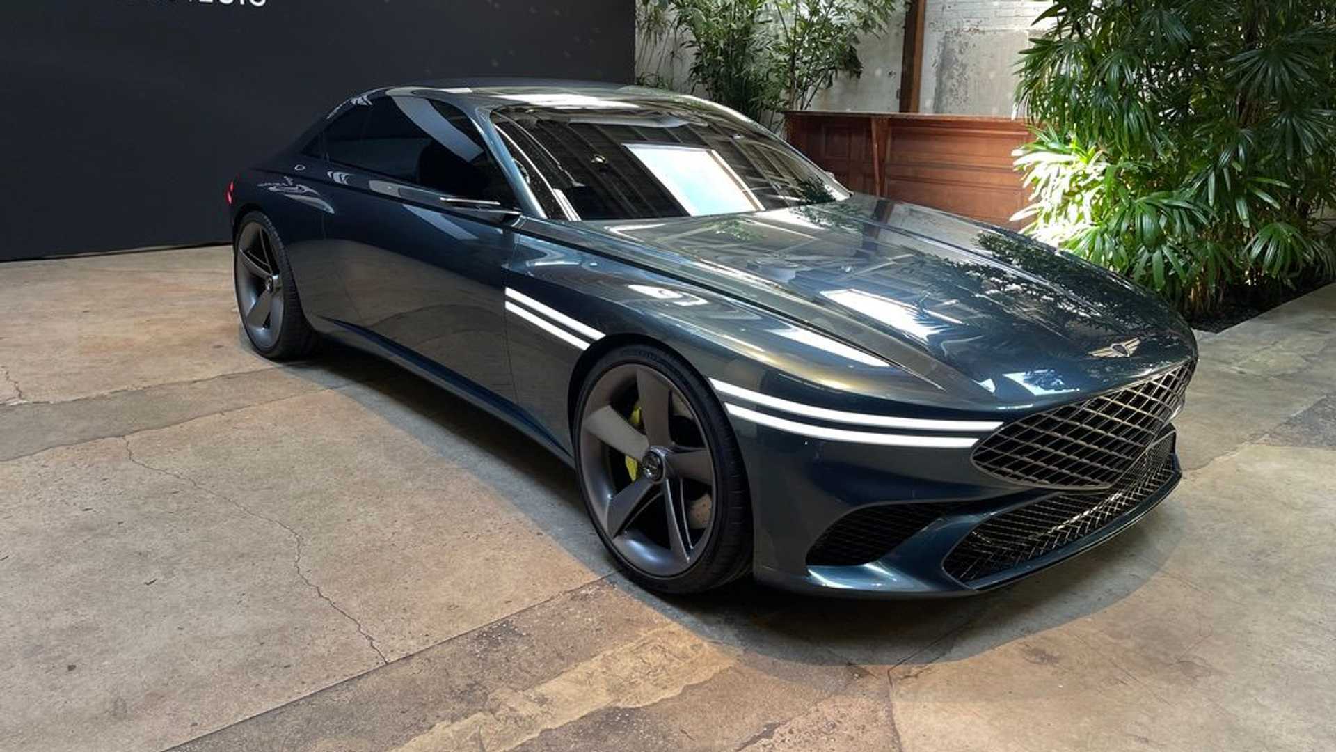 genesis-x-concept-exterior-in-person-front-quarter.jpg