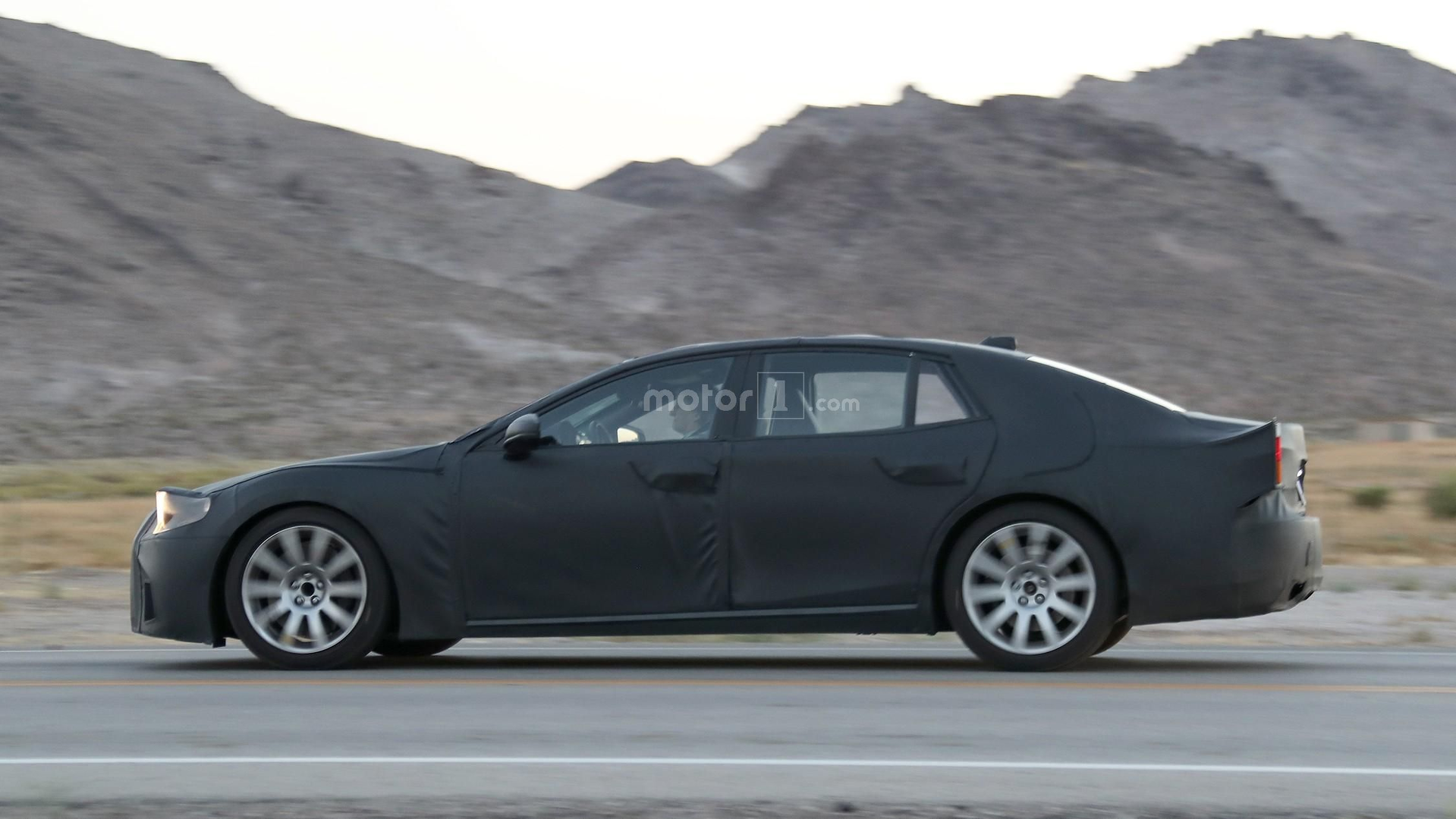 2018-lexus-ls-spy-photo.jpg
