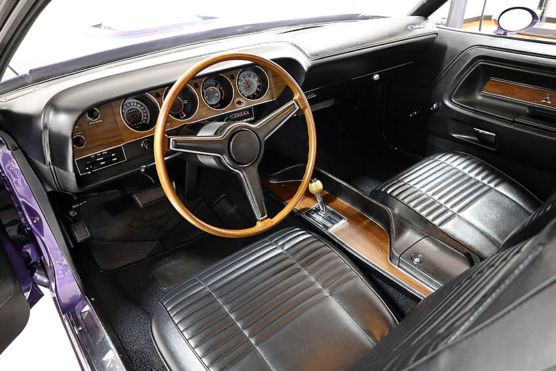 1970-dodge-challenger-rt-interior.jpg
