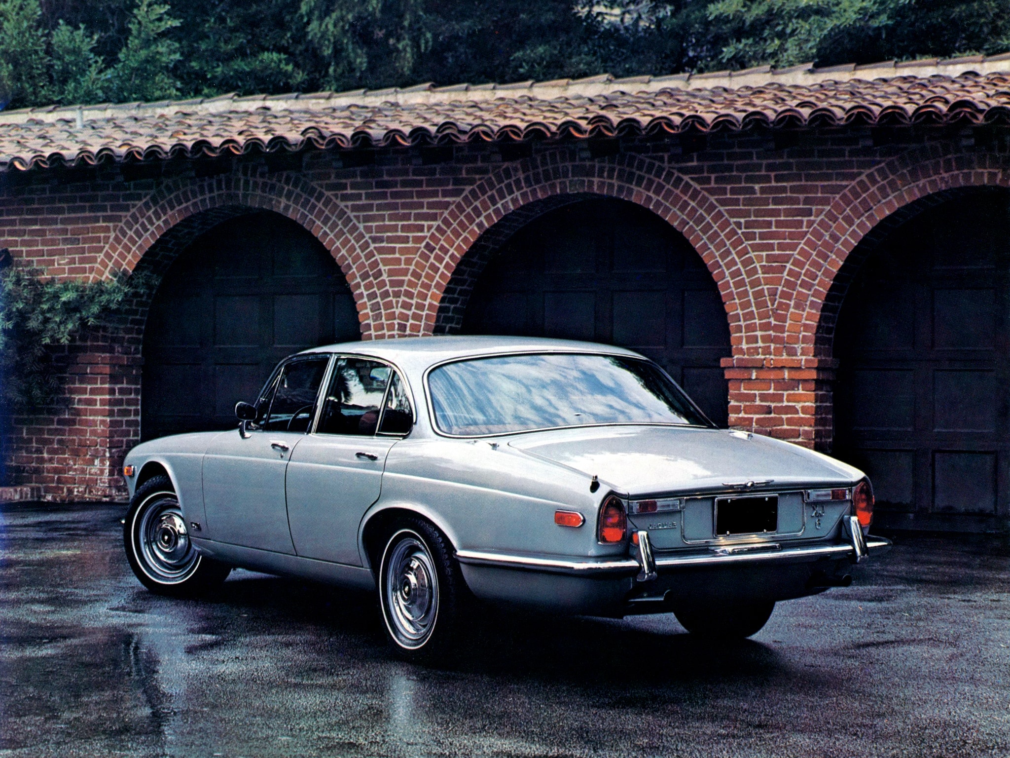 1_1968-Jaguar-XJ6.jpg