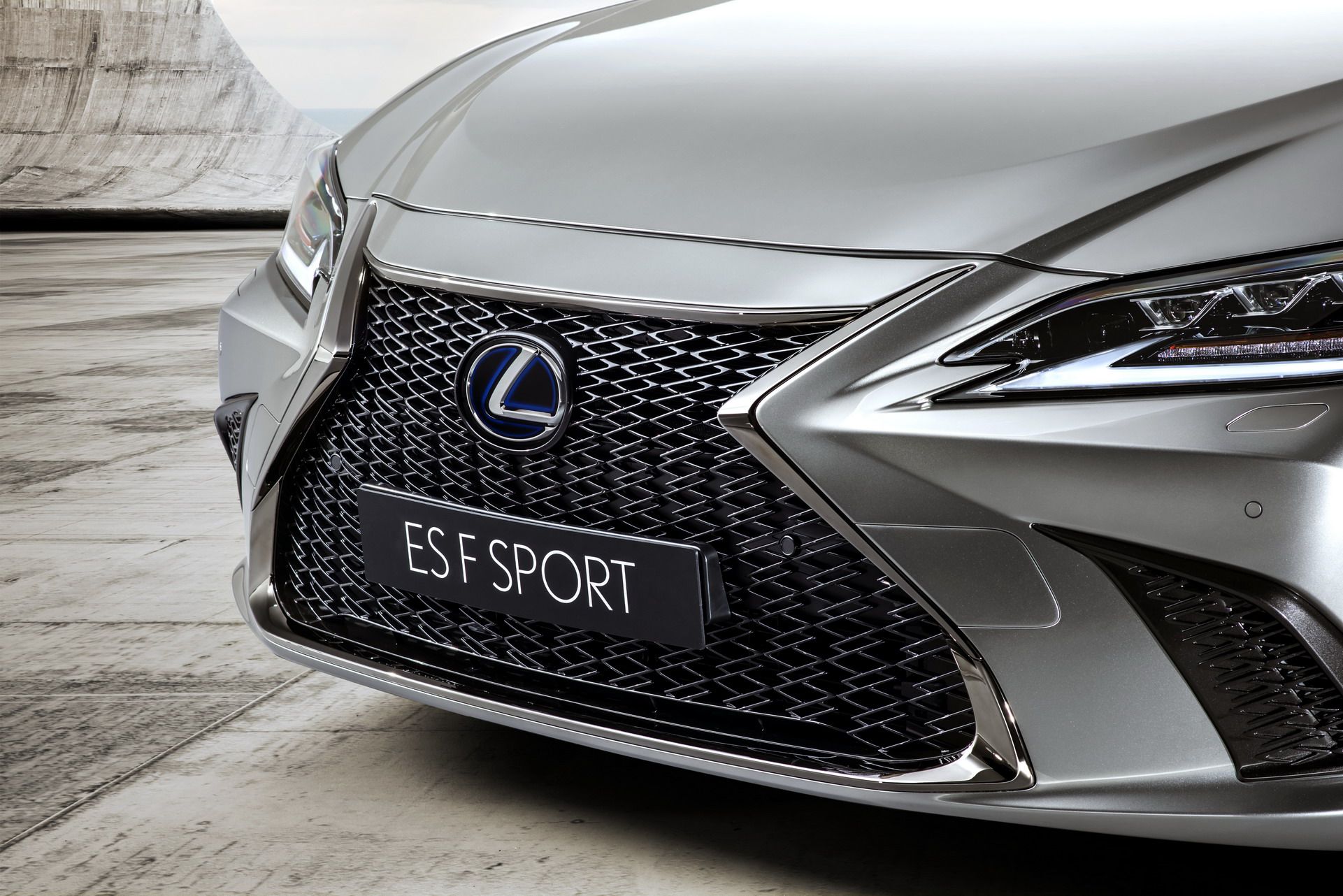 2019-Lexus-ES-EU15.jpg