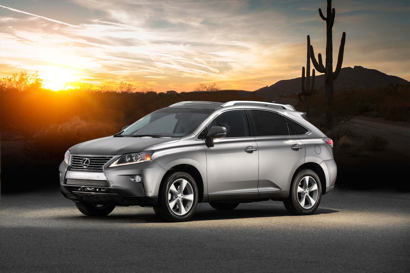 2015-Lexus-RX-350-front-three-quarters.jpg