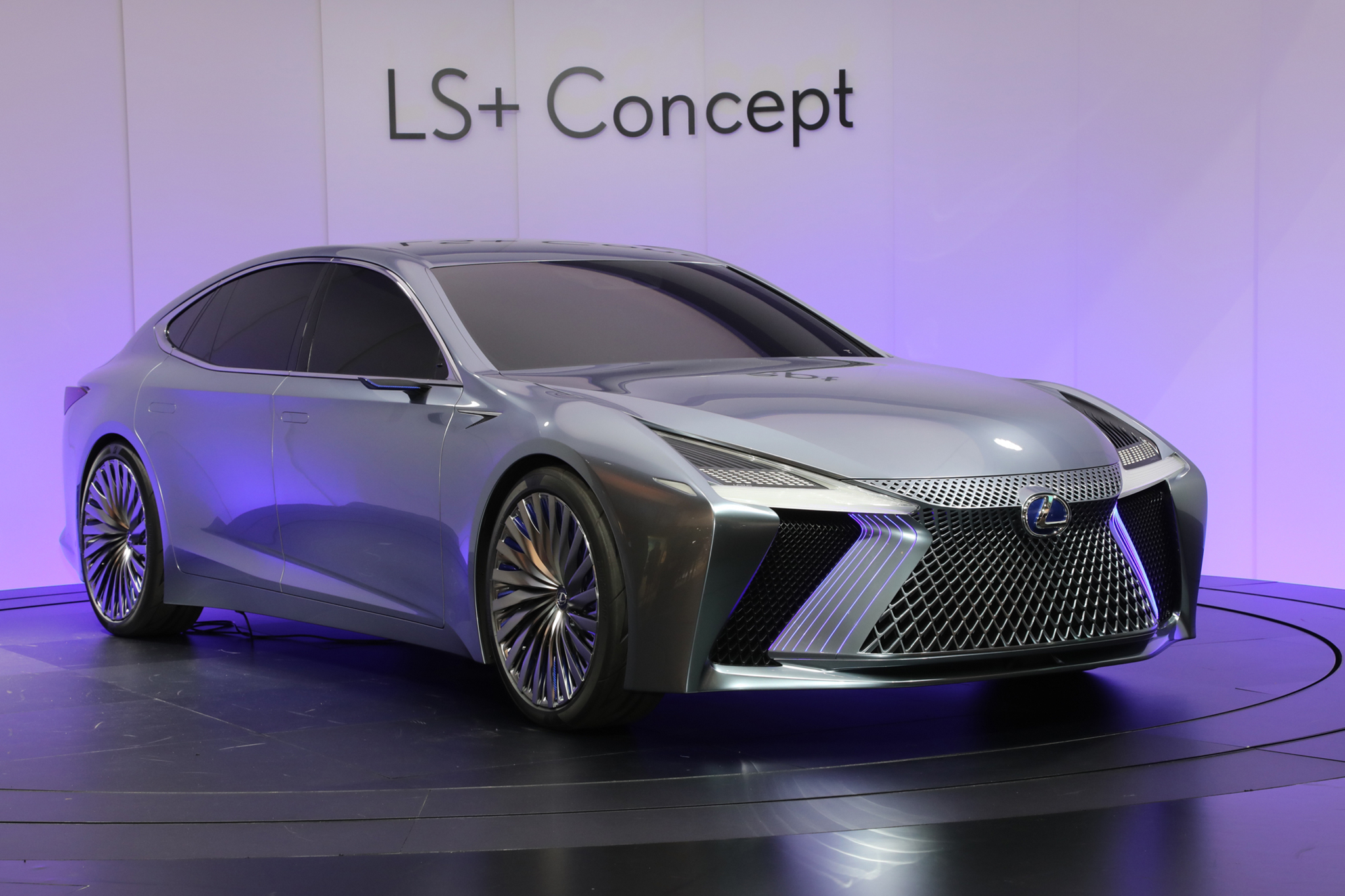 Lexus-LS-concept-front-three-quarter-02.jpg