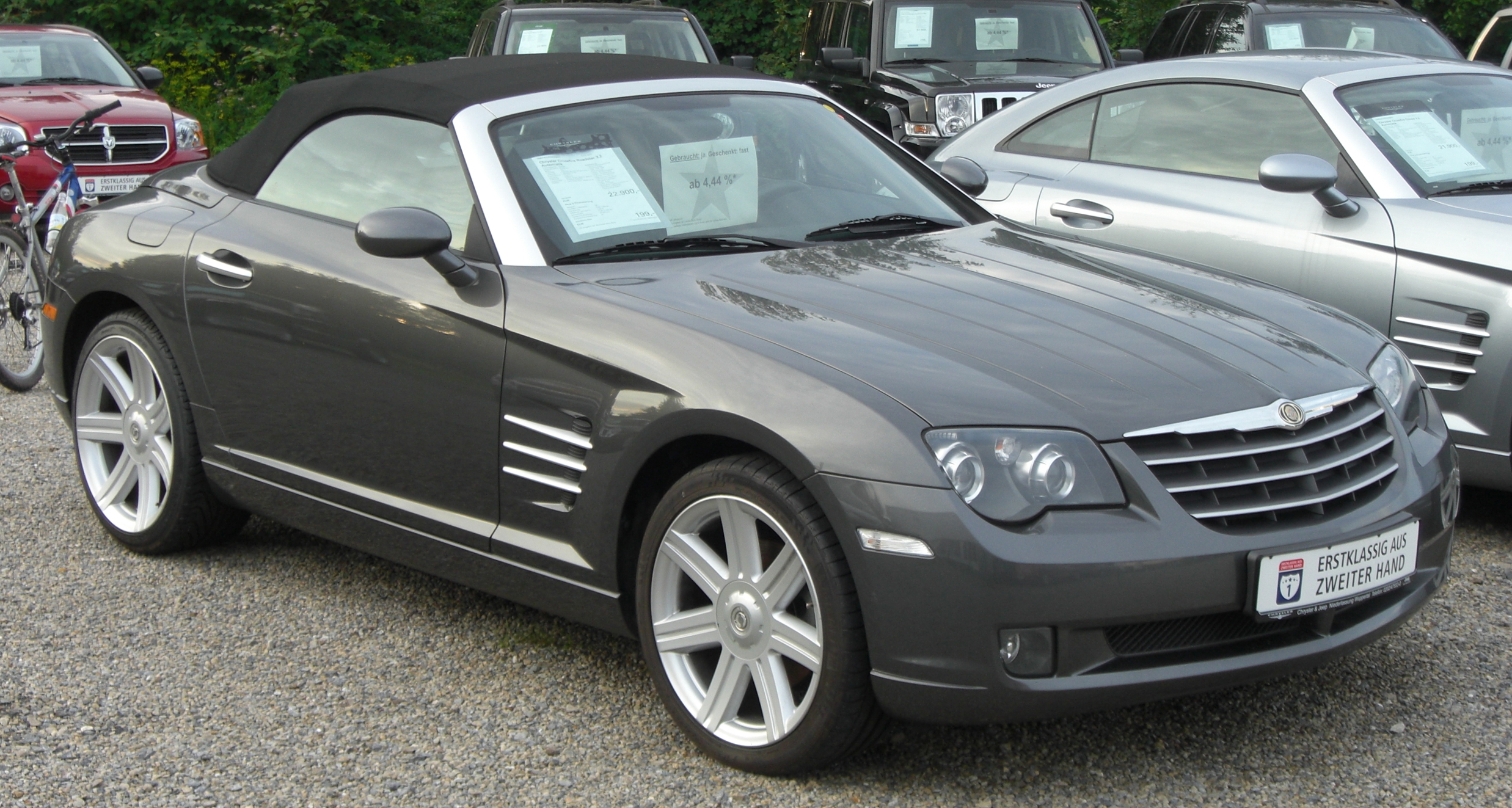 Chrysler_Crossfire_Roadster_front.jpg