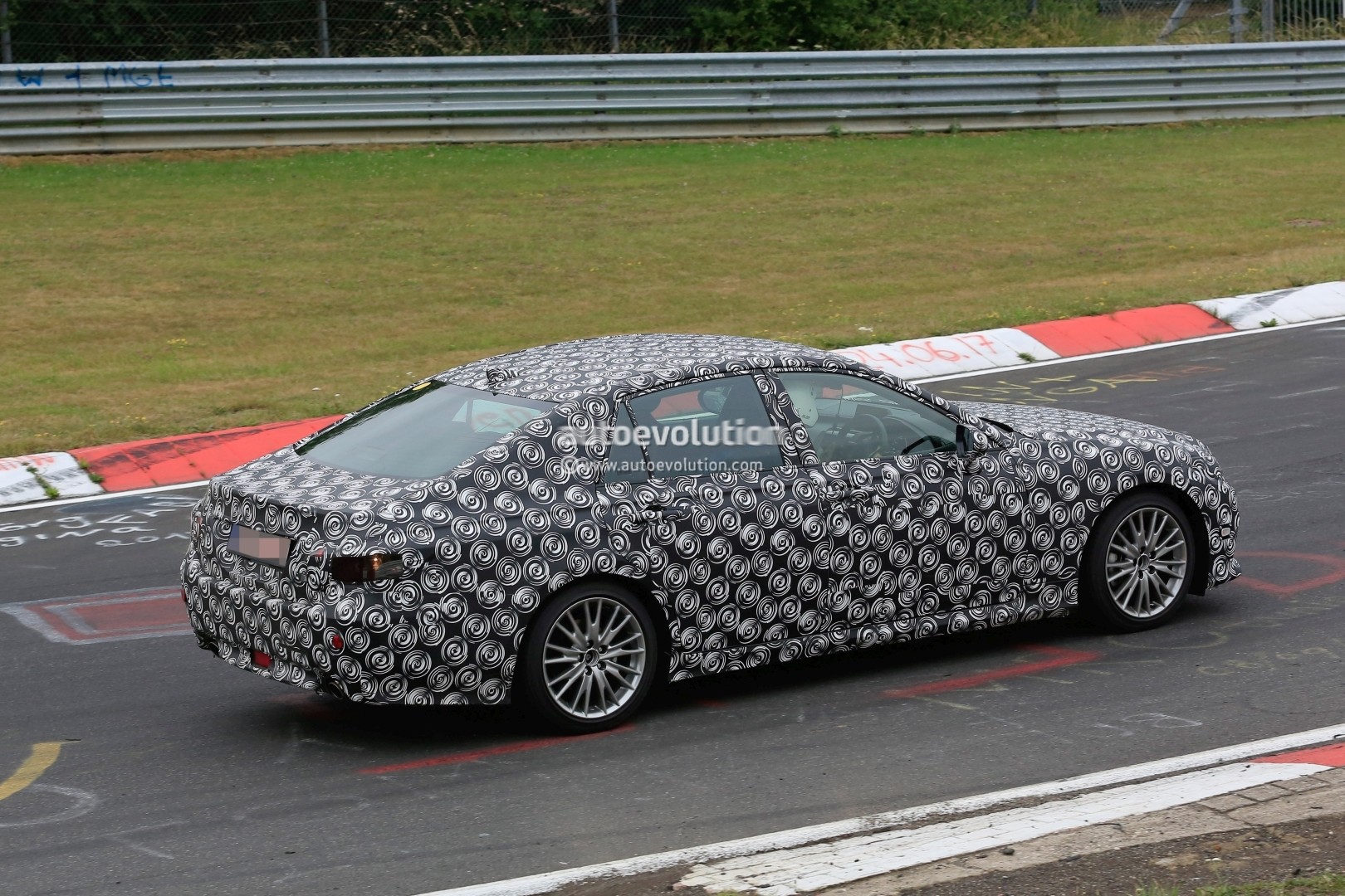 next-generation-toyota-crown-spied-for-the-first-time-testing-on-nurburgring_7.jpg