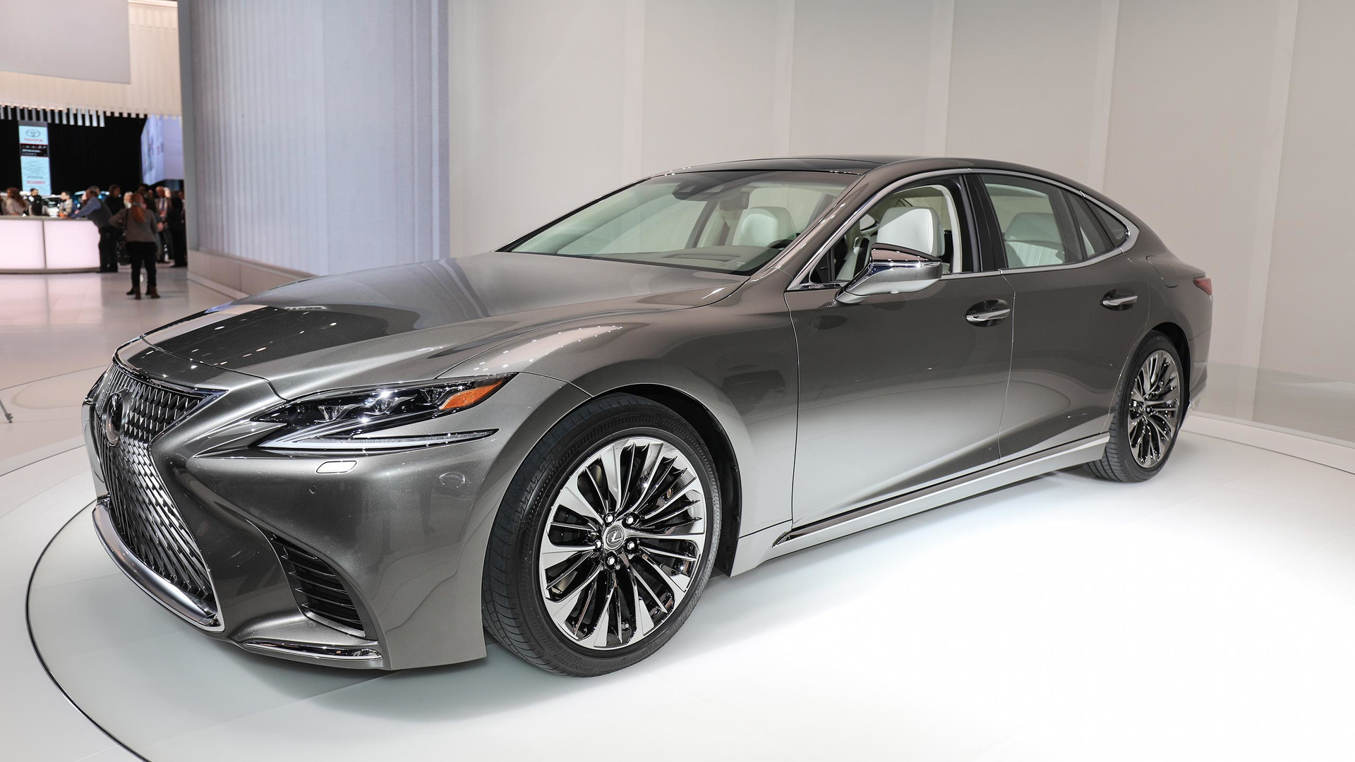 2018-lexus-ls-detroit-2017.jpg