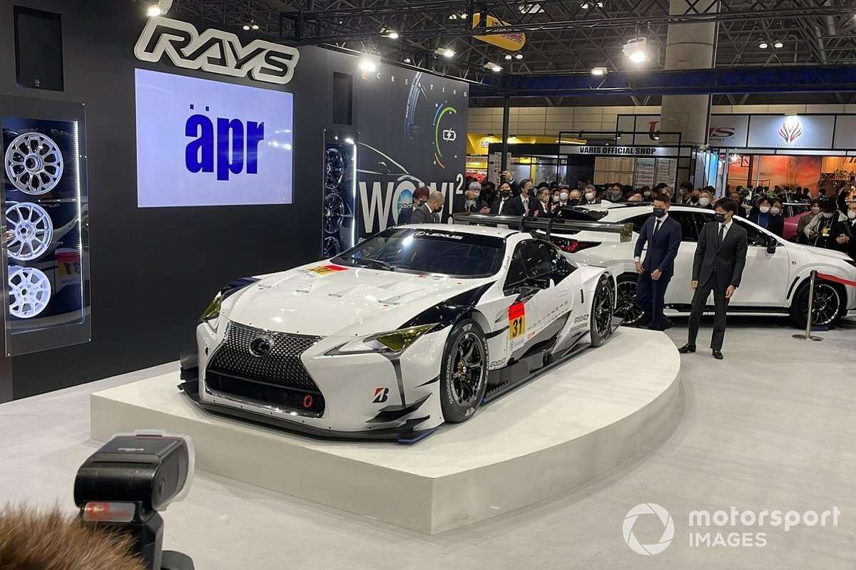 lexus-1.jpg