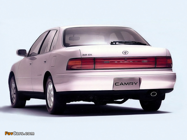 wallpapers_toyota_camry_1990_1.jpg