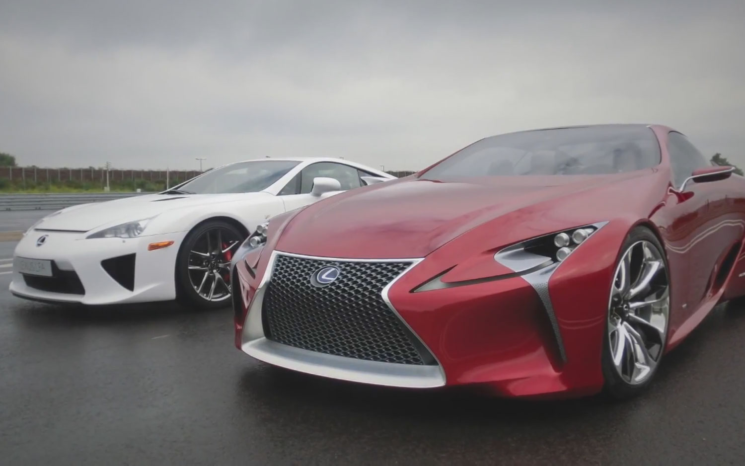 Lexus-LF-LC-next-to-Lexus-LFA.jpg