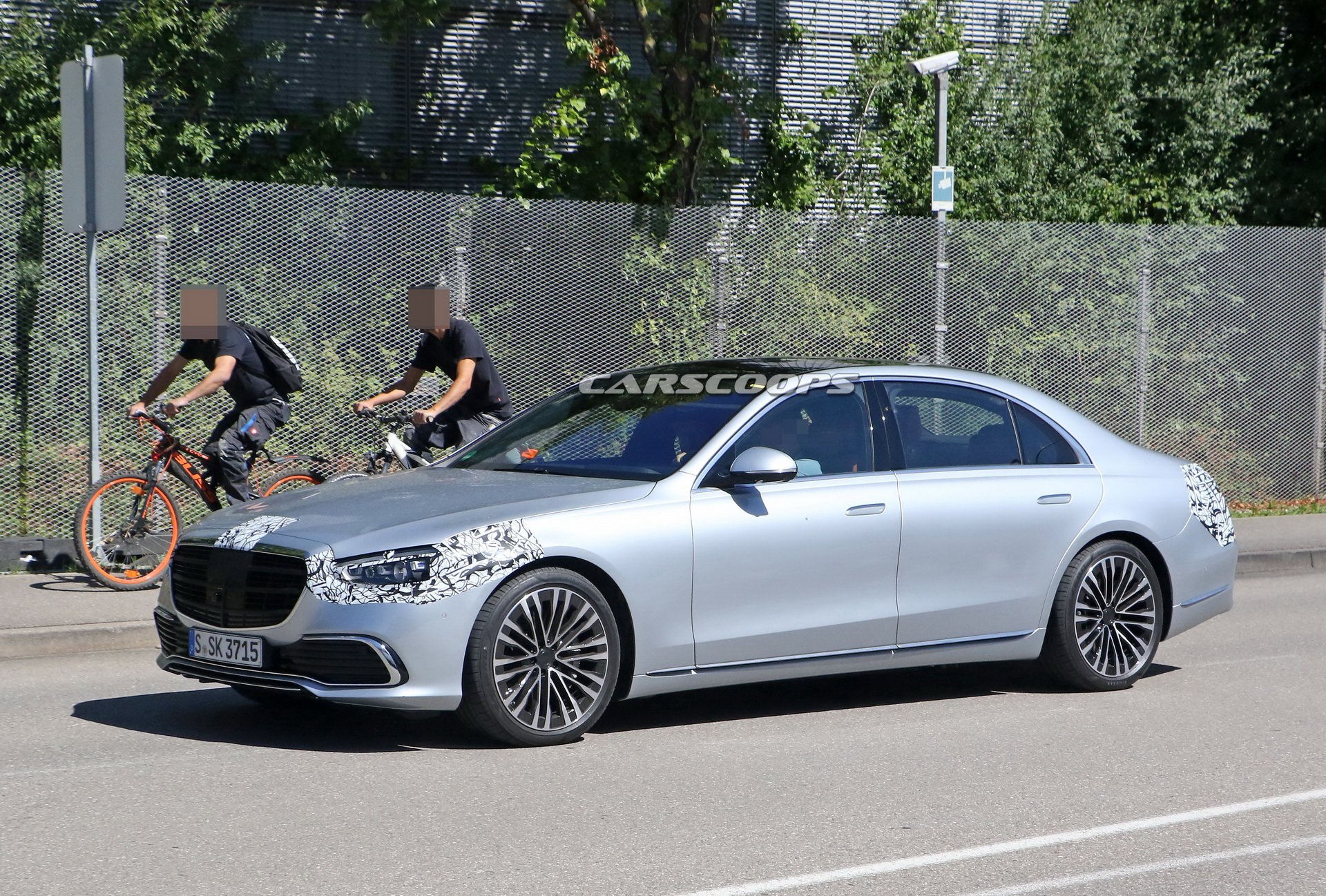 Mercedes-S-Class-05.jpg