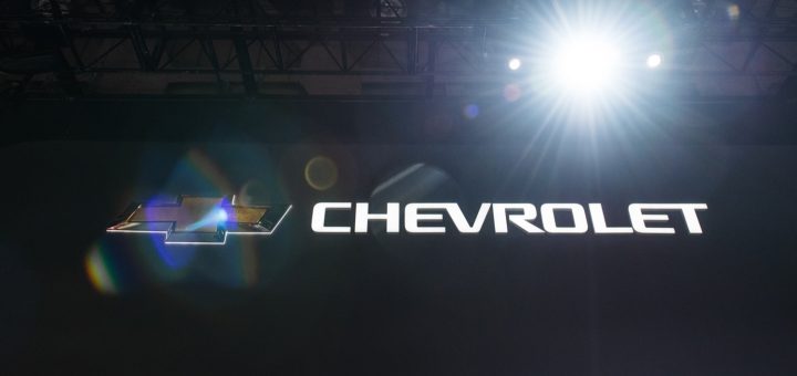 Chevrolet-Chevy-Logo-on-wall-03-720x340.jpg