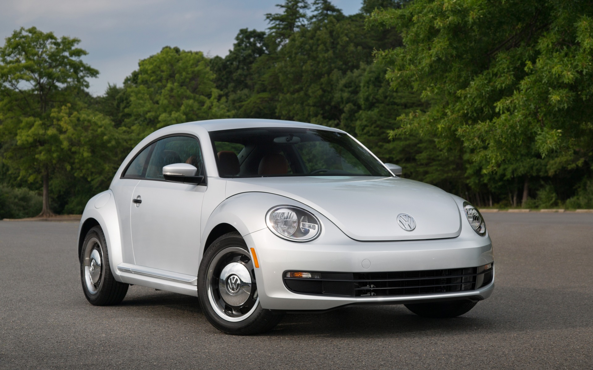 188040_2015_Volkswagen_Beetle.jpg