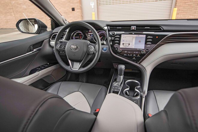 2018-Toyota-Camry-Hybrid-XLE-interior.jpg