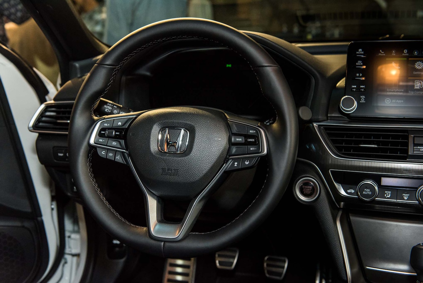 2018-Honda-Accord-Sport-steering-wheel.jpg
