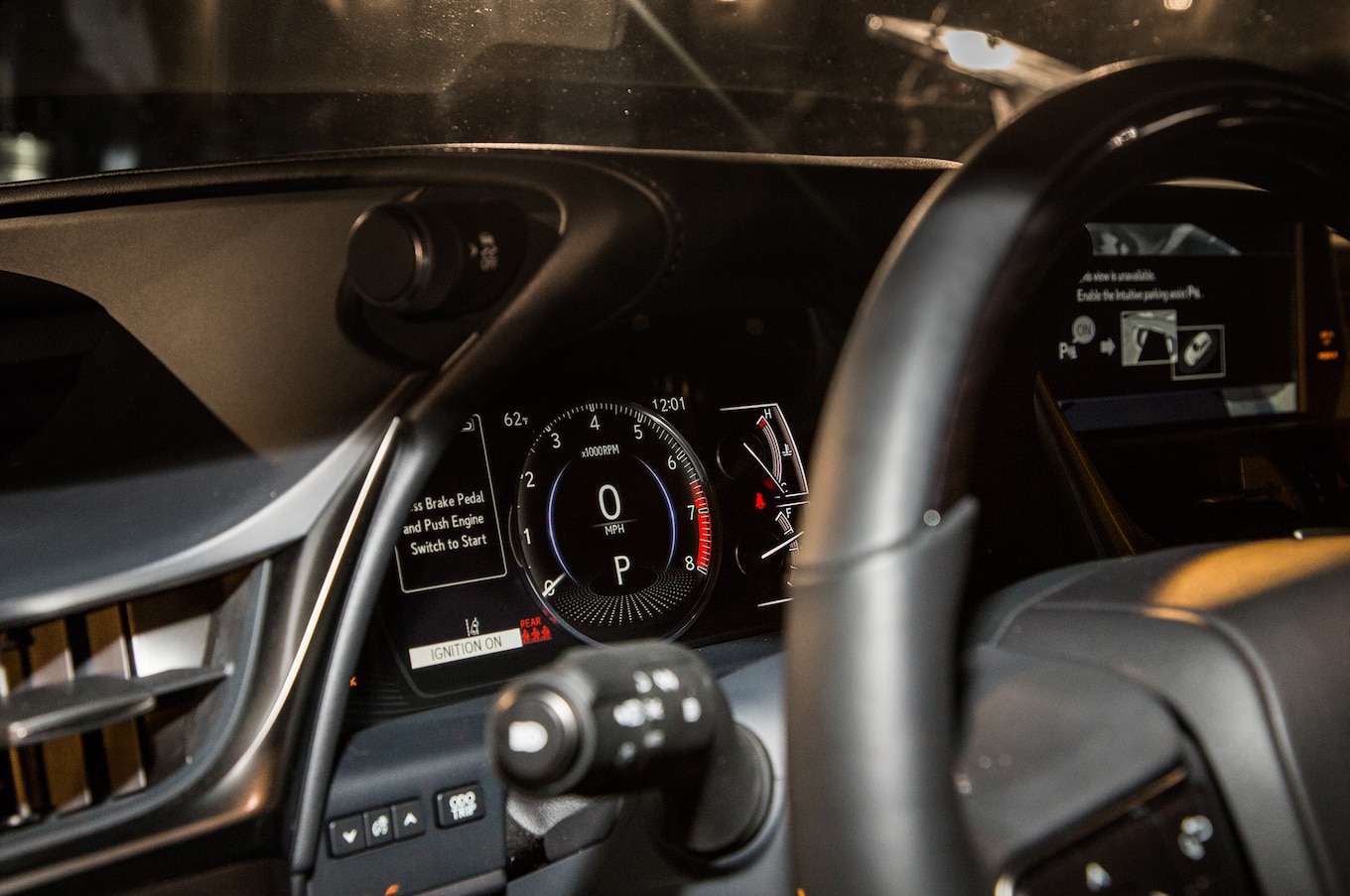 2019-Lexus-ES-interior-gauge-cluster.jpg