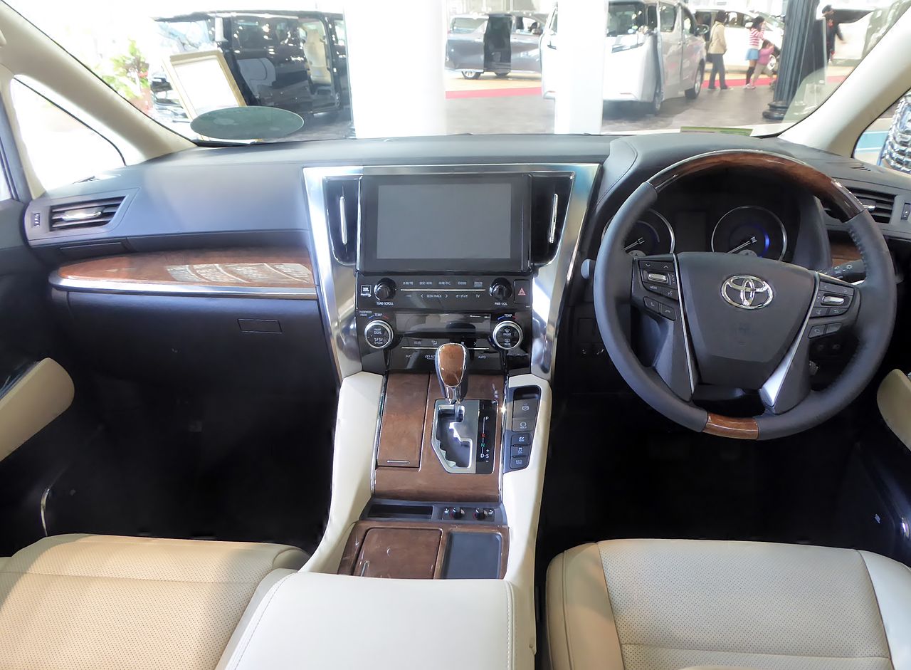 Toyota-Alphard-Interior.jpg