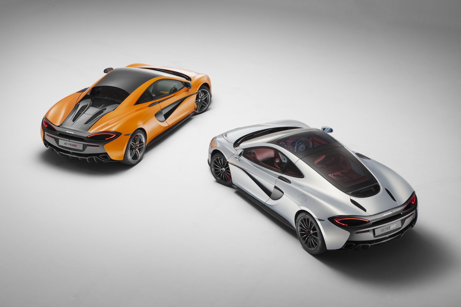 2016-McLaren-570GT-06.jpg