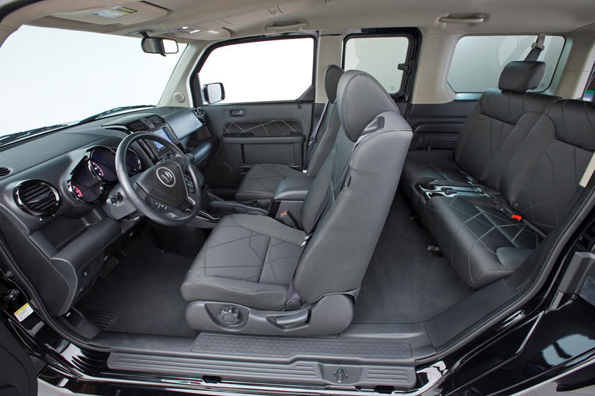 2011-honda-element-rear-passenger-seats-carbuzz-561377.jpg