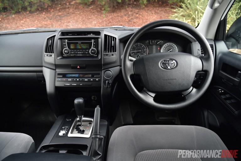 2016-Toyota-LandCruiser-GX-interior-768x513.jpg