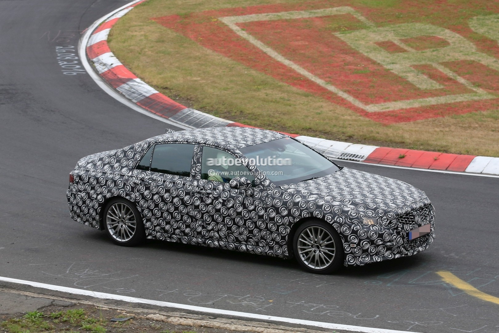 next-generation-toyota-crown-spied-for-the-first-time-testing-on-nurburgring_1.jpg