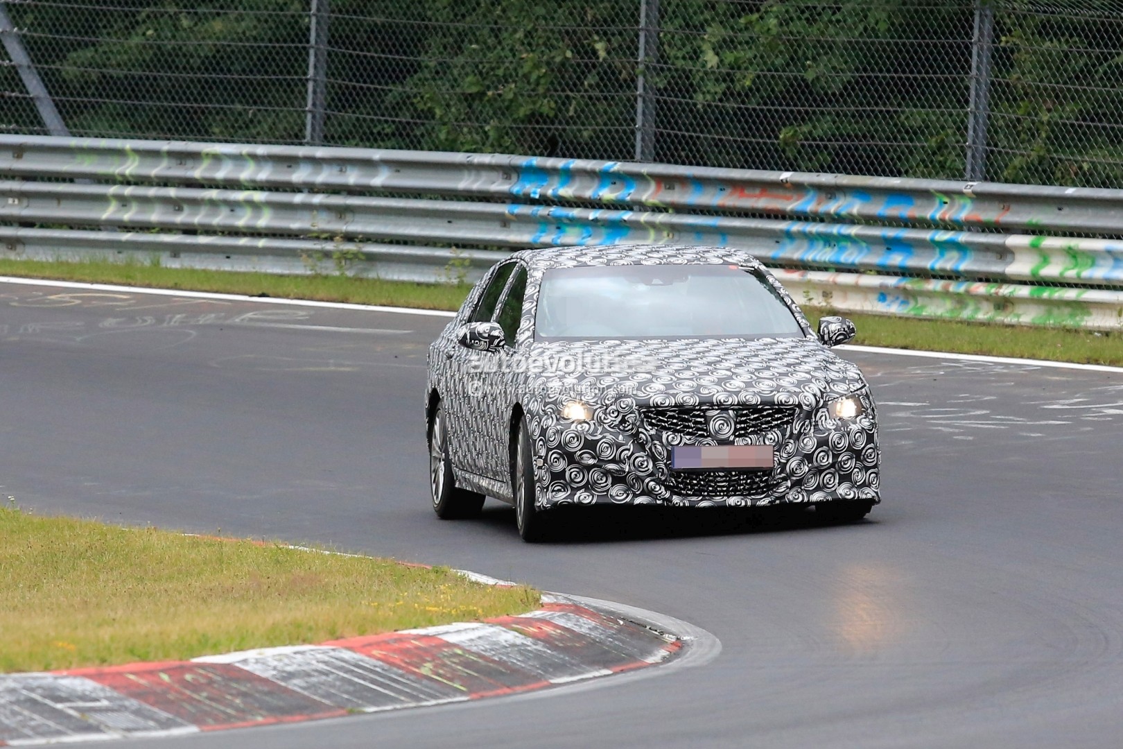 next-generation-toyota-crown-spied-for-the-first-time-testing-on-nurburgring_11.jpg
