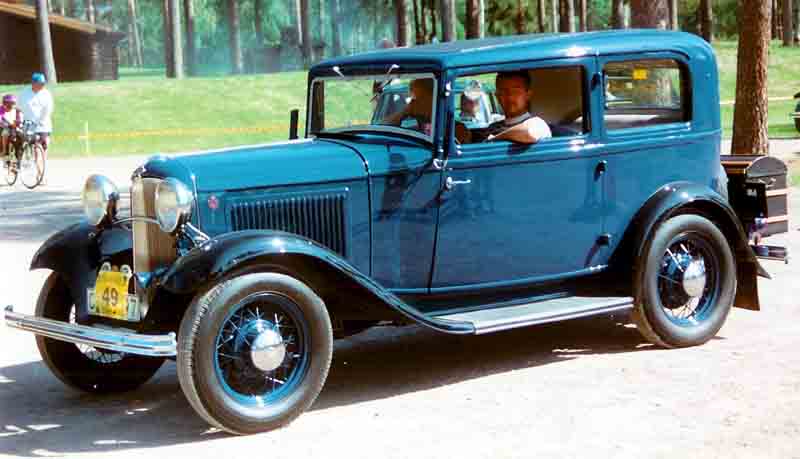 1932_Ford_Model_B_55_Standard_Tudor_Sedan_CXXXX7.jpg