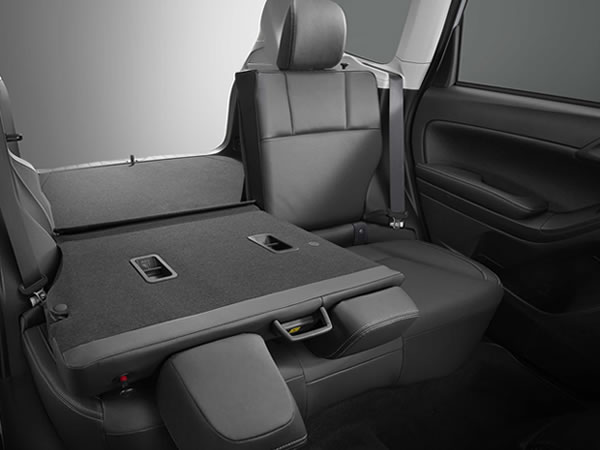 2017Forester-Interiorsplit-Flat-folding-Rear-Seats.jpg
