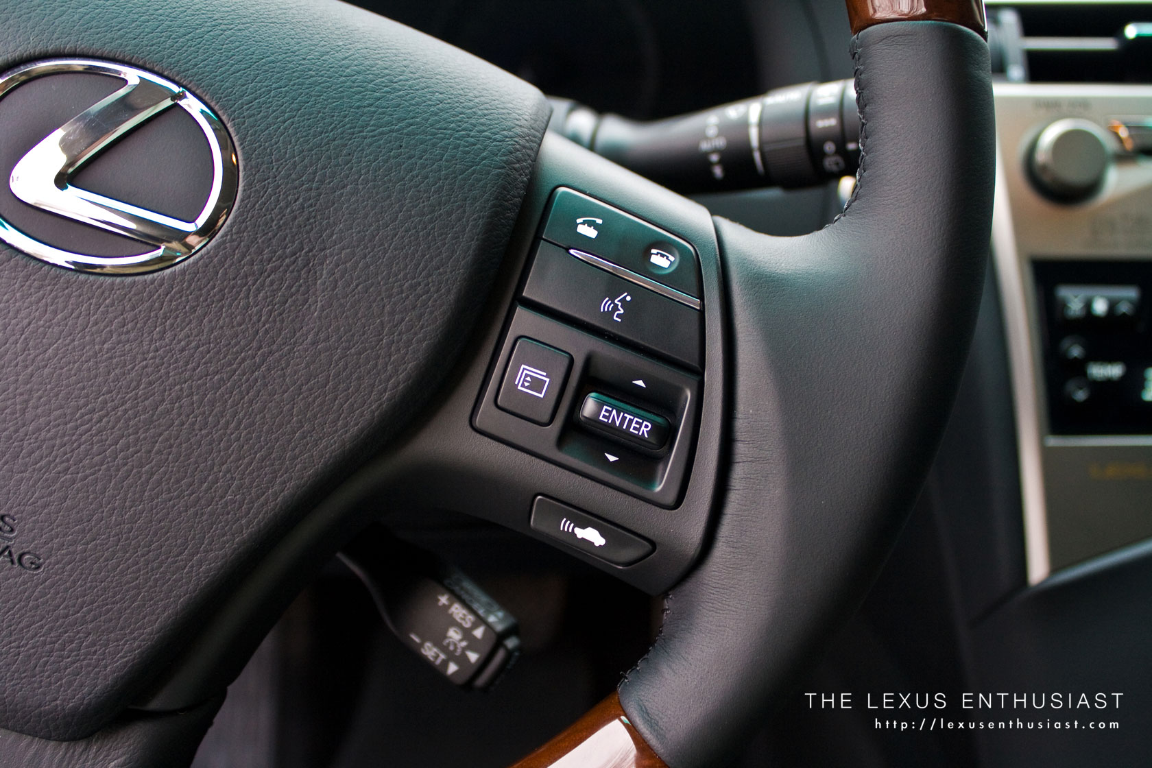 2010 Lexus RX 450h Steering Wheel Controls