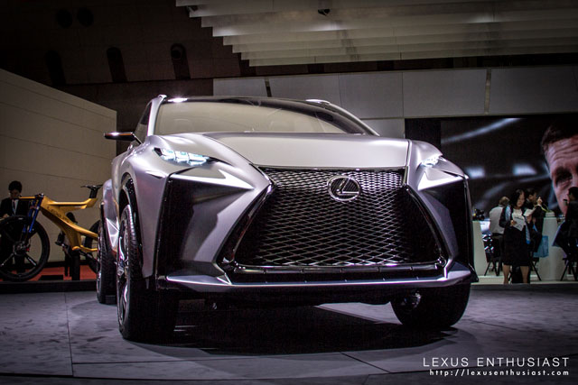 Lexus LF-NX Front