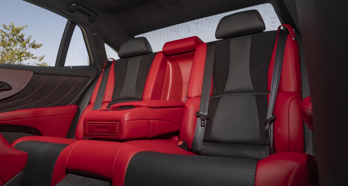 Lexus LS Rear Seats