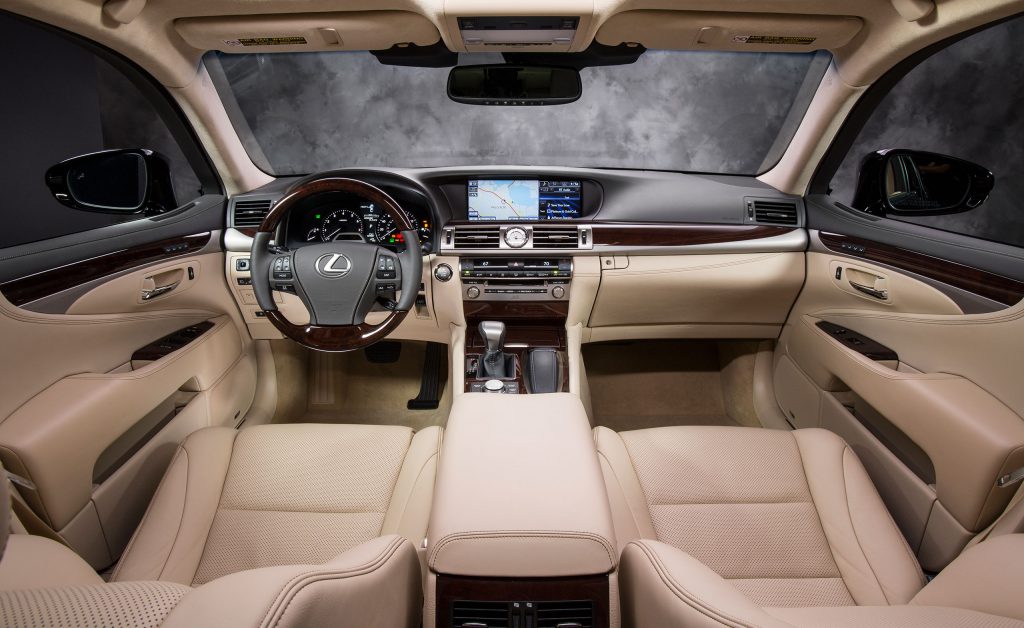 2013-Lexus-LS-460-Interior-001