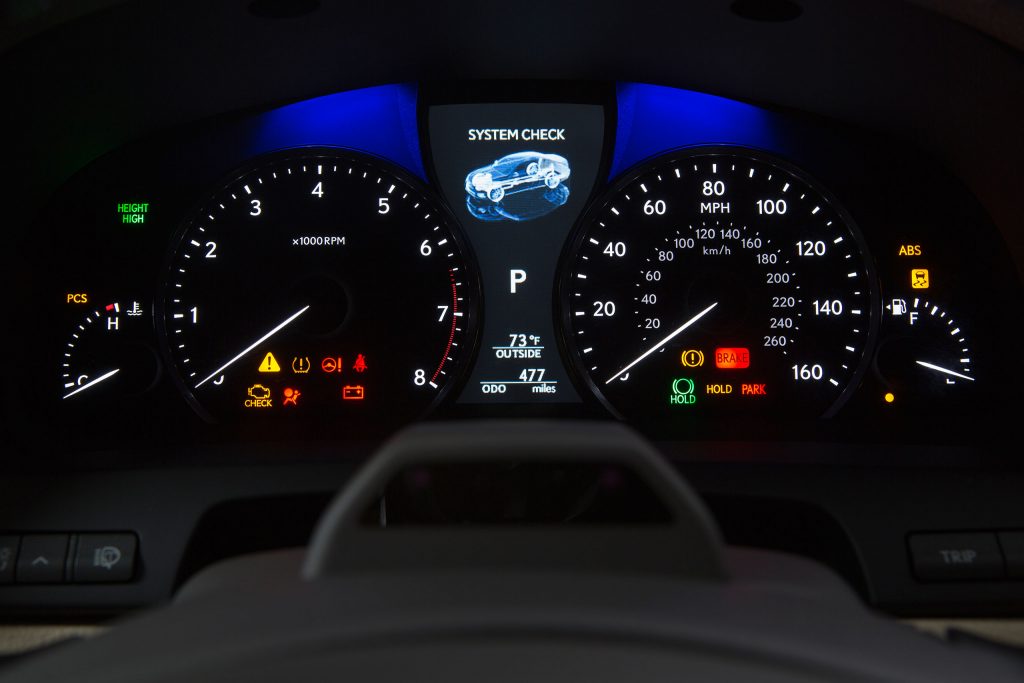 2013-Lexus-LS-460-Interior-010