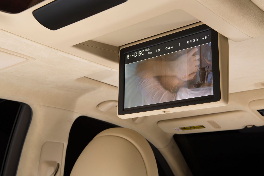 2013-Lexus-LS-460-Interior-022