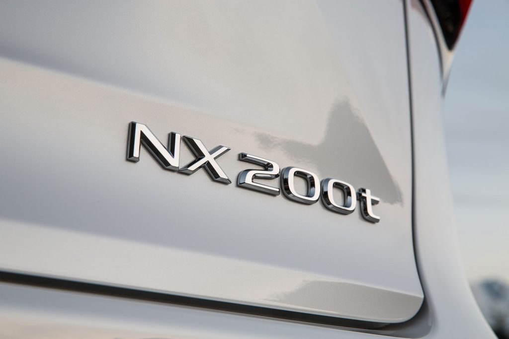 2015-Lexus-NX-200t-018