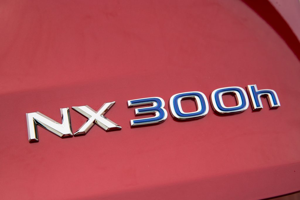2015-Lexus-NX-300h-032