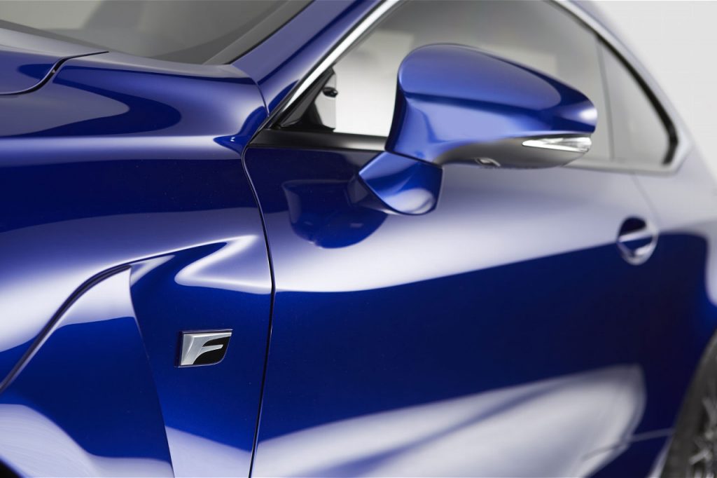 2015-Lexus-RC-F-side-view