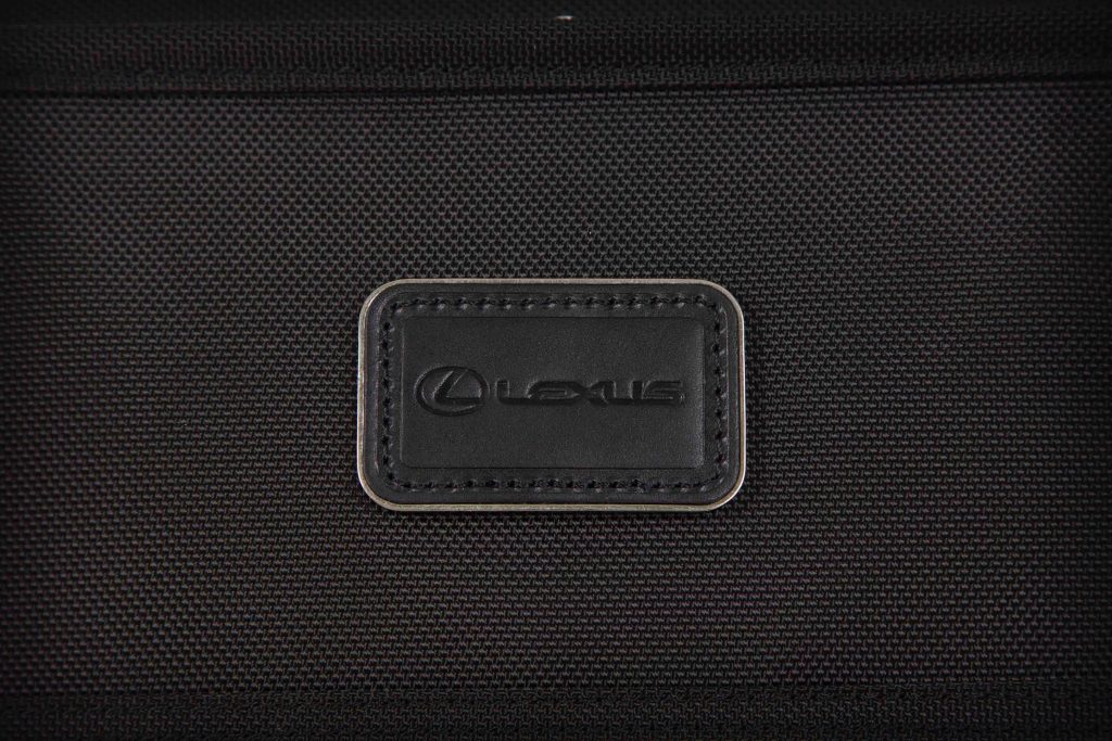 2015_Lexus_Crafted_Line_TUMI_Duffel_004