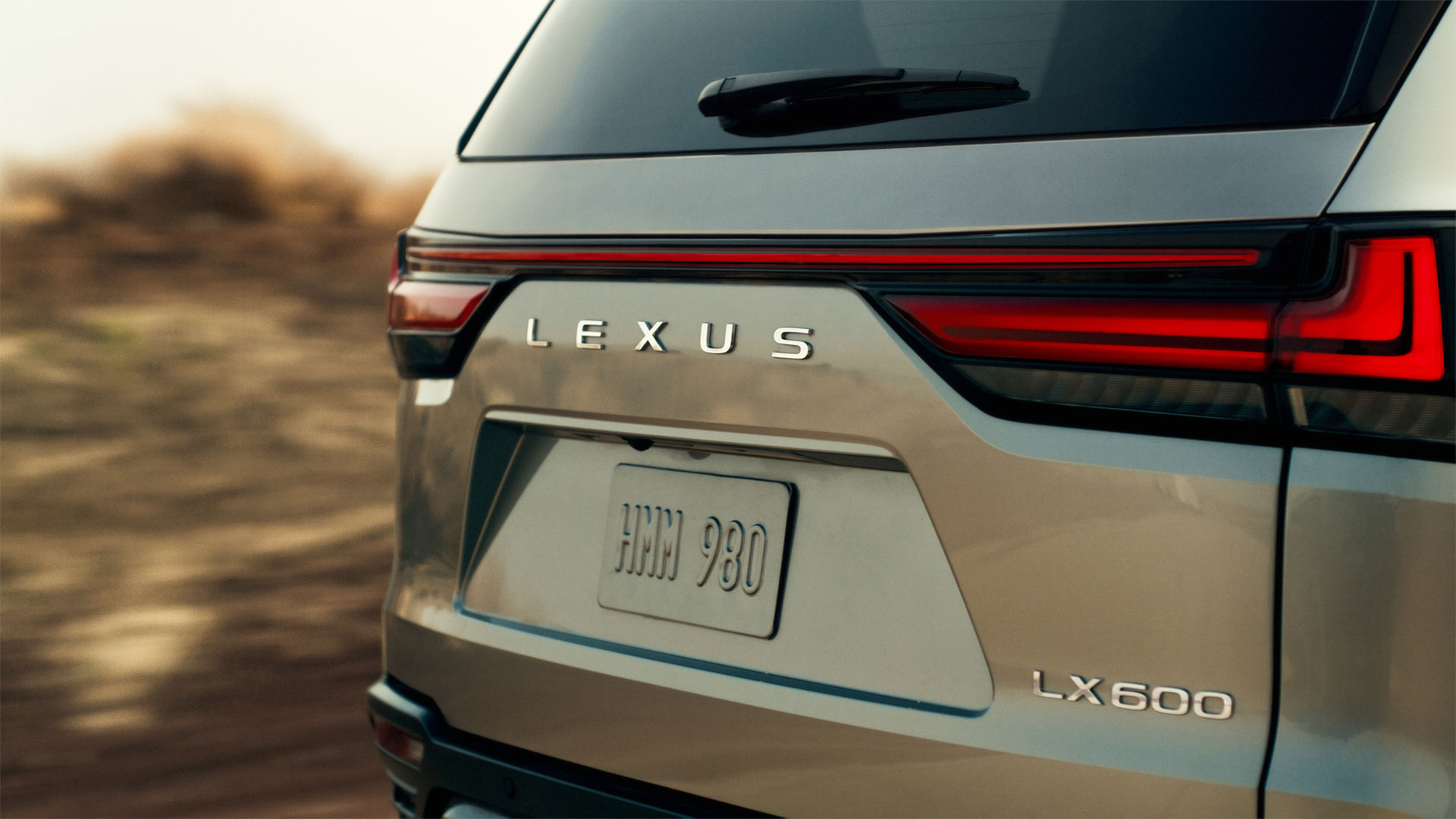 2021-10-07-lexus-lx-flagship.jpg