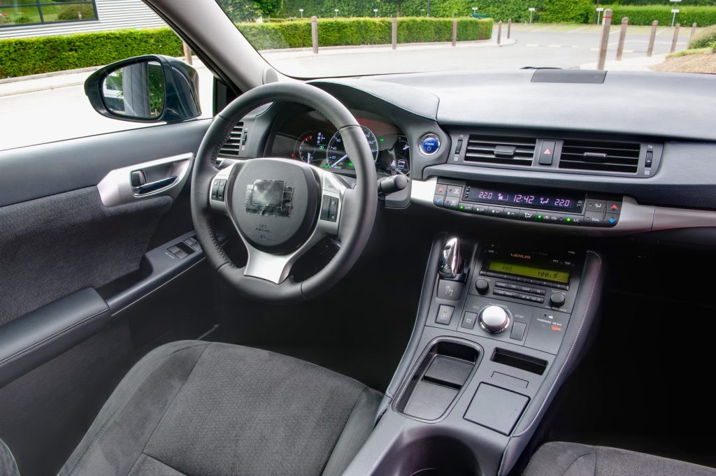 lexus-ct-200h-new-interior-3