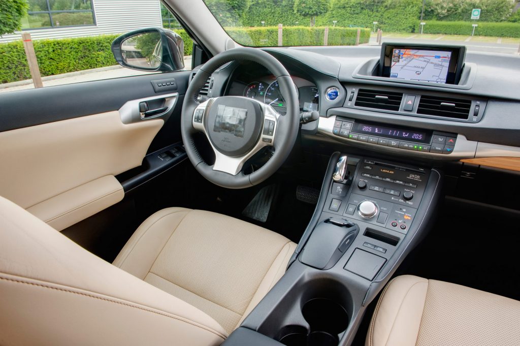 lexus-ct-200h-new-interior-4